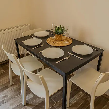 Apartament Cozy *